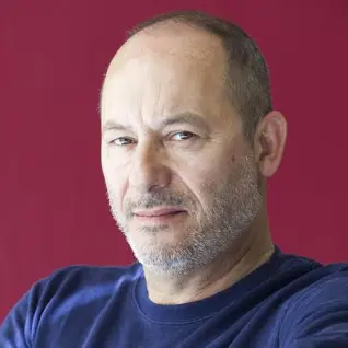 https://dblit.ufsc.br/_images/autores/Gian Mario Villalta.webp